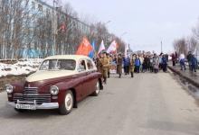 В ОДНОМ СТРОЮ С ГЕРОЯМИ